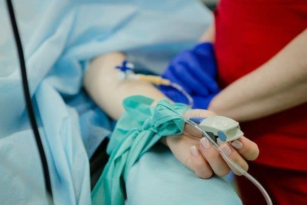年輕病友協會盼推「癌症藥品基金」 醫點名2種癌:須加速給付